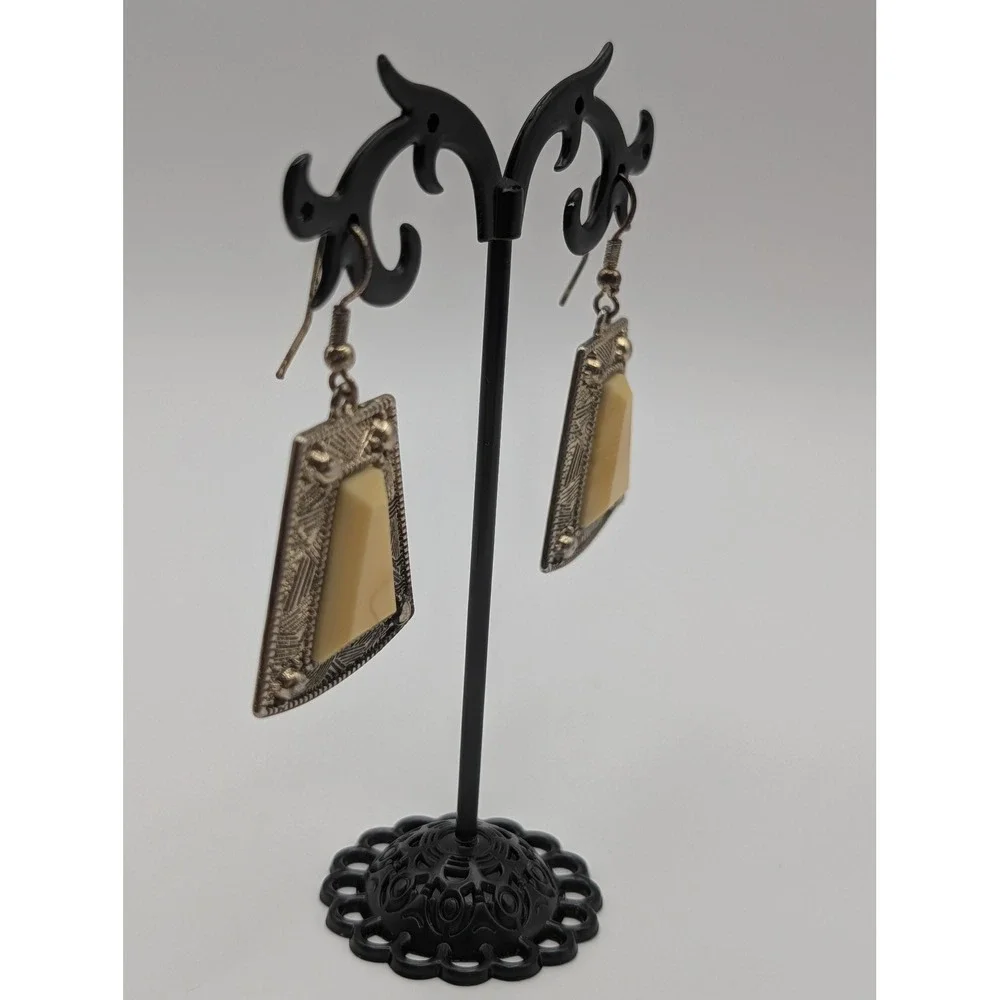 Unsigned Vintage Style Silver Tone Cream Marbled Geometric Trapezoid Earrings